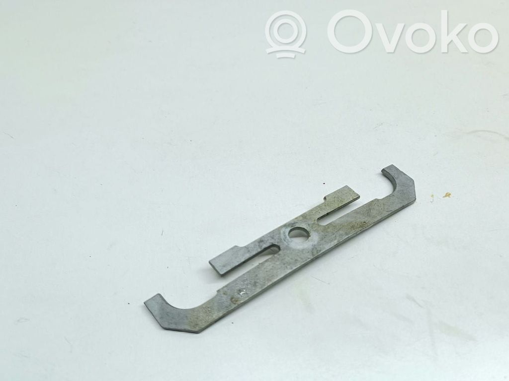 Bridă fixare injector