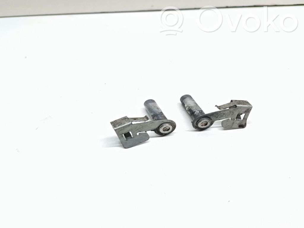 BMW 1 E81 E87 Gear shift cable bracket 