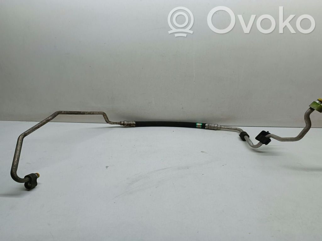 BMW 3 E90 E91 Ilmastointilaitteen putki (A/C) 