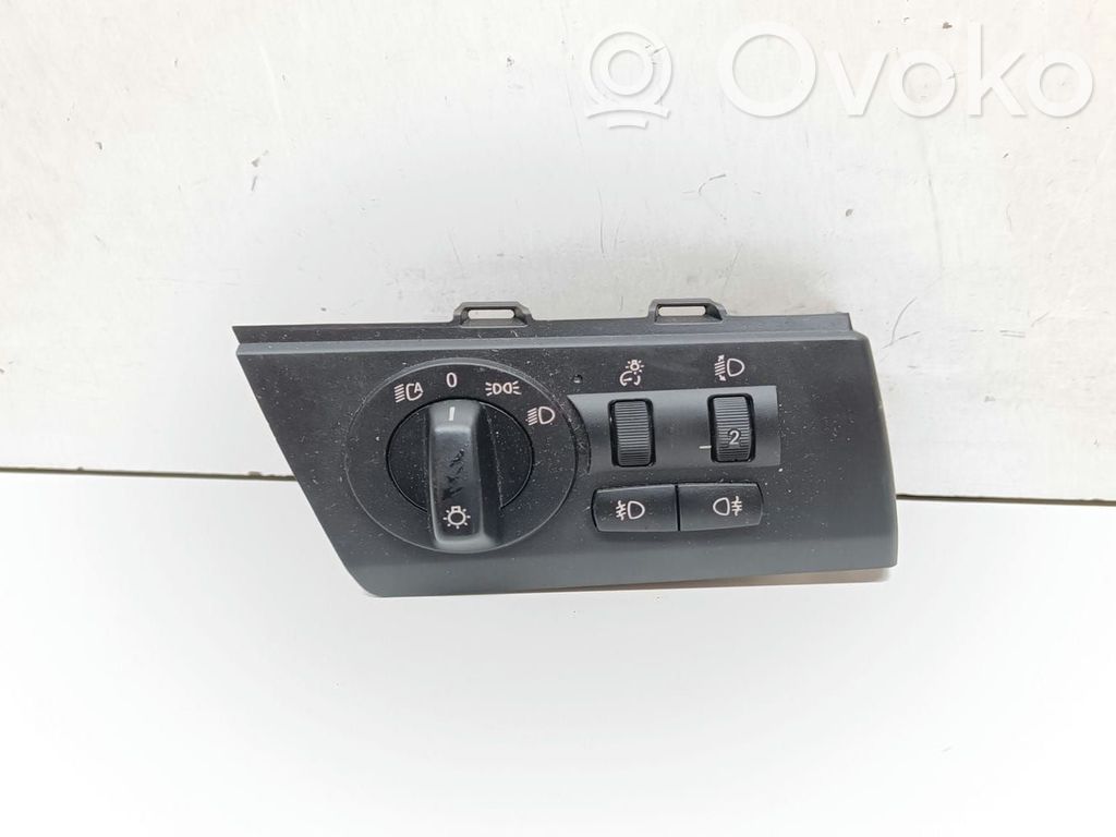 Light switch   3415108