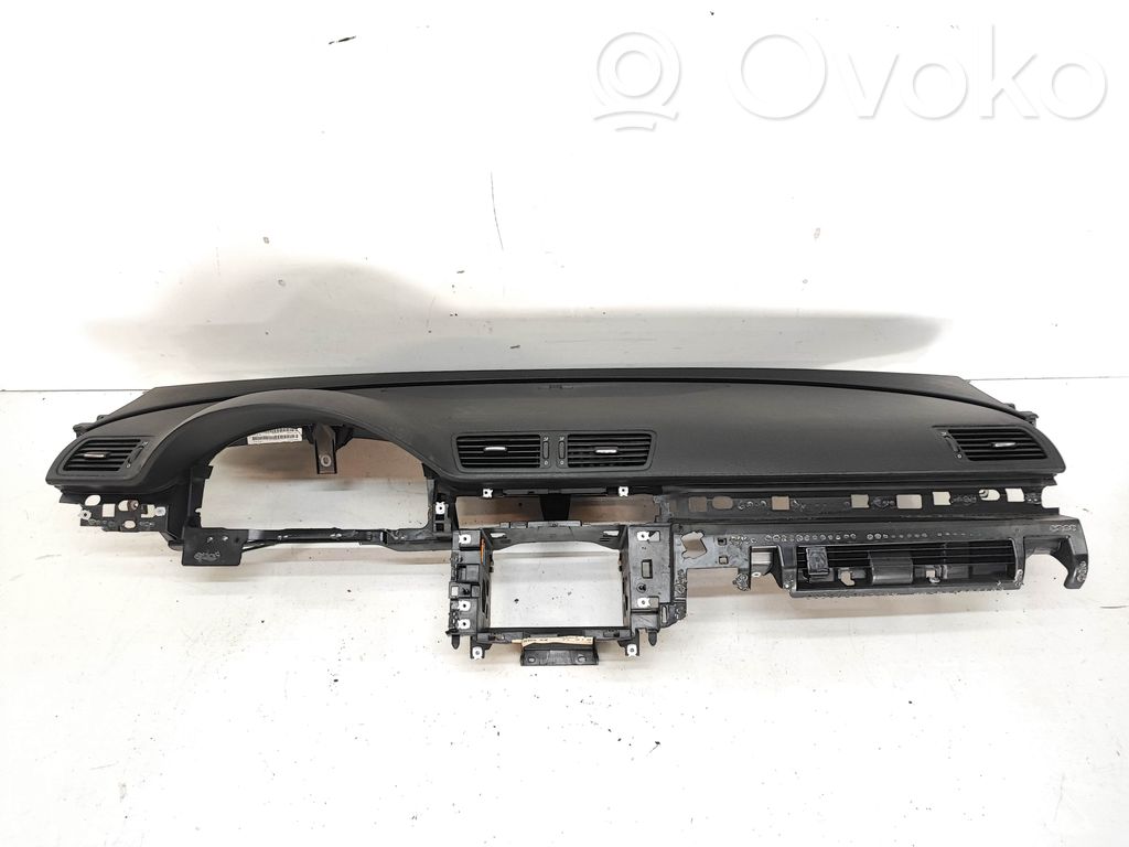 Volkswagen PASSAT CC Deska rozdzielcza 
