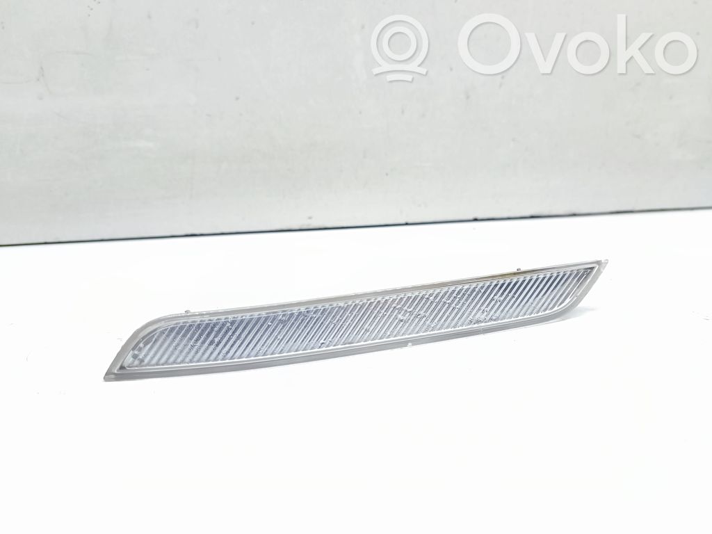 BMW X6 M Front reflector 