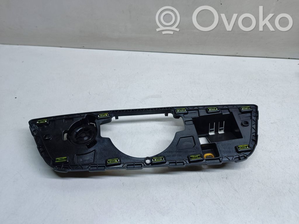 Audi Q7 4M Dash center speaker frame 