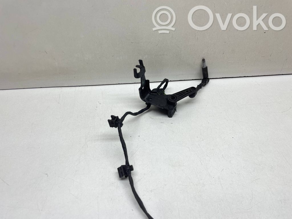 Audi Q7 4M Ajovalon korkeusanturi 