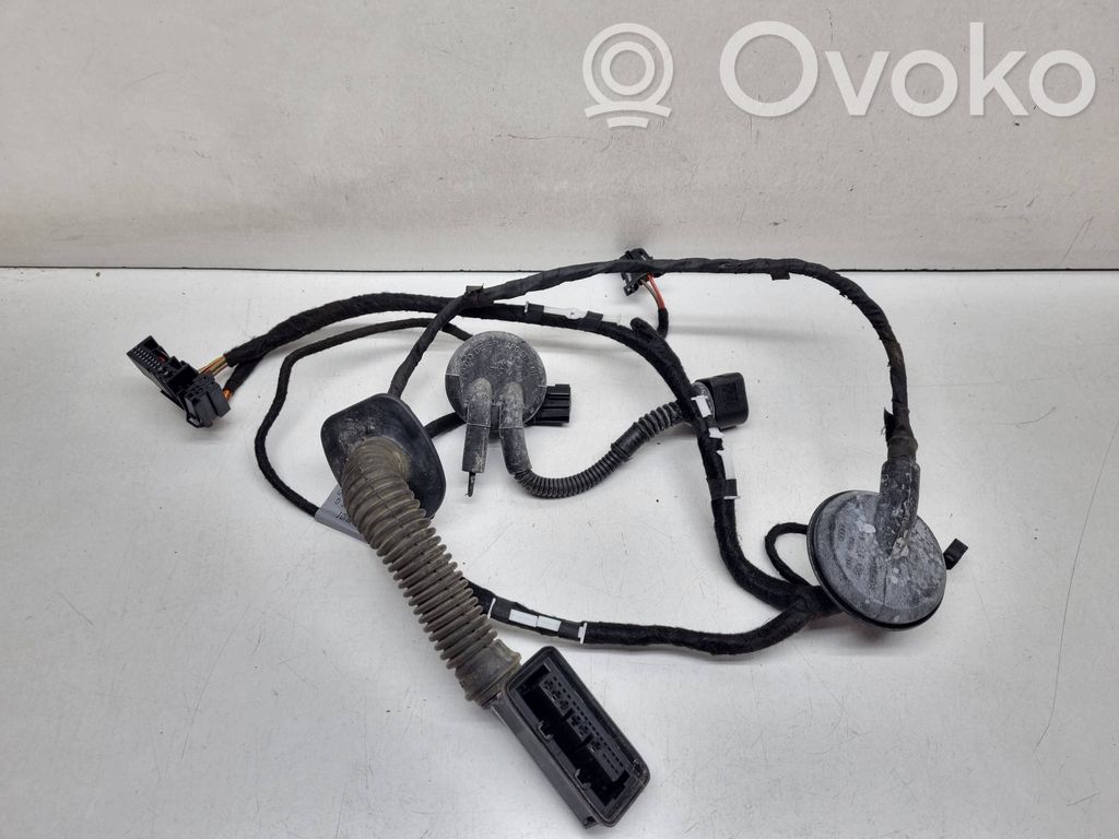 Cableado de puerta trasera   8K0971687Q