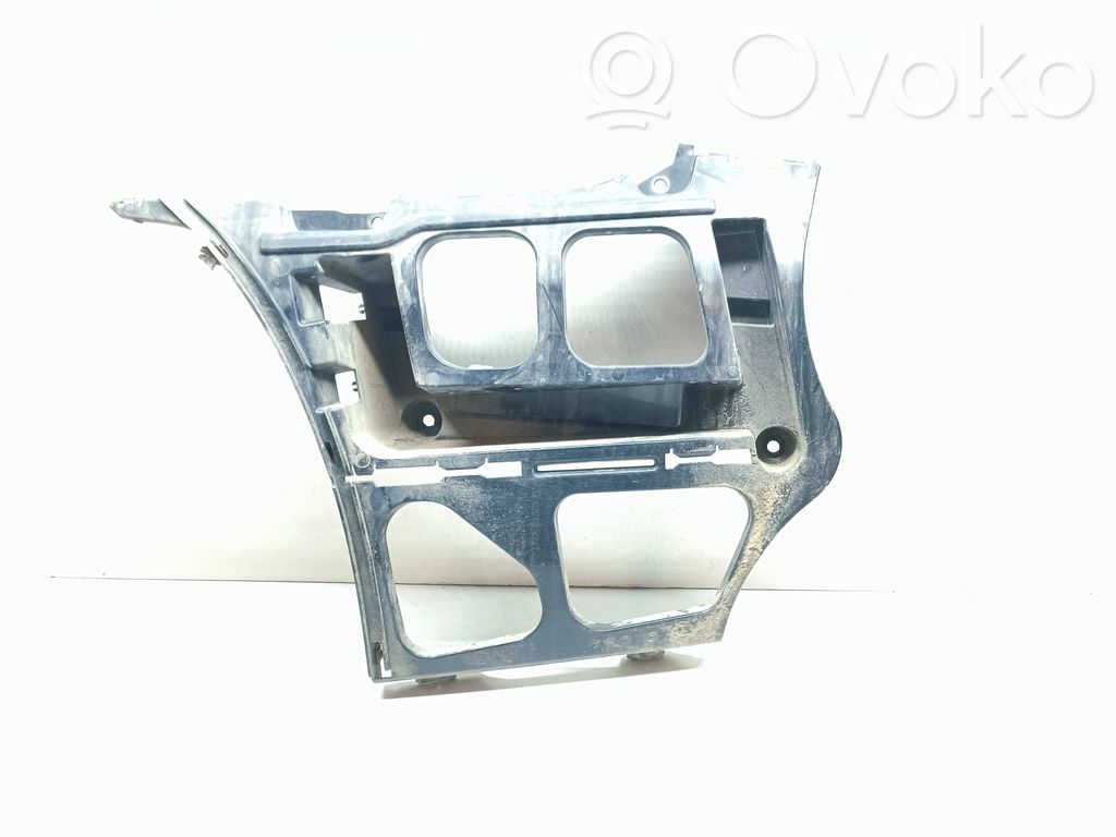 BMW 3 E90 E91 Takapuskurin kannake 