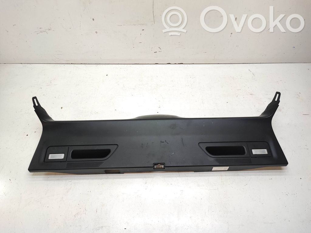 Tailgate trim   7149636