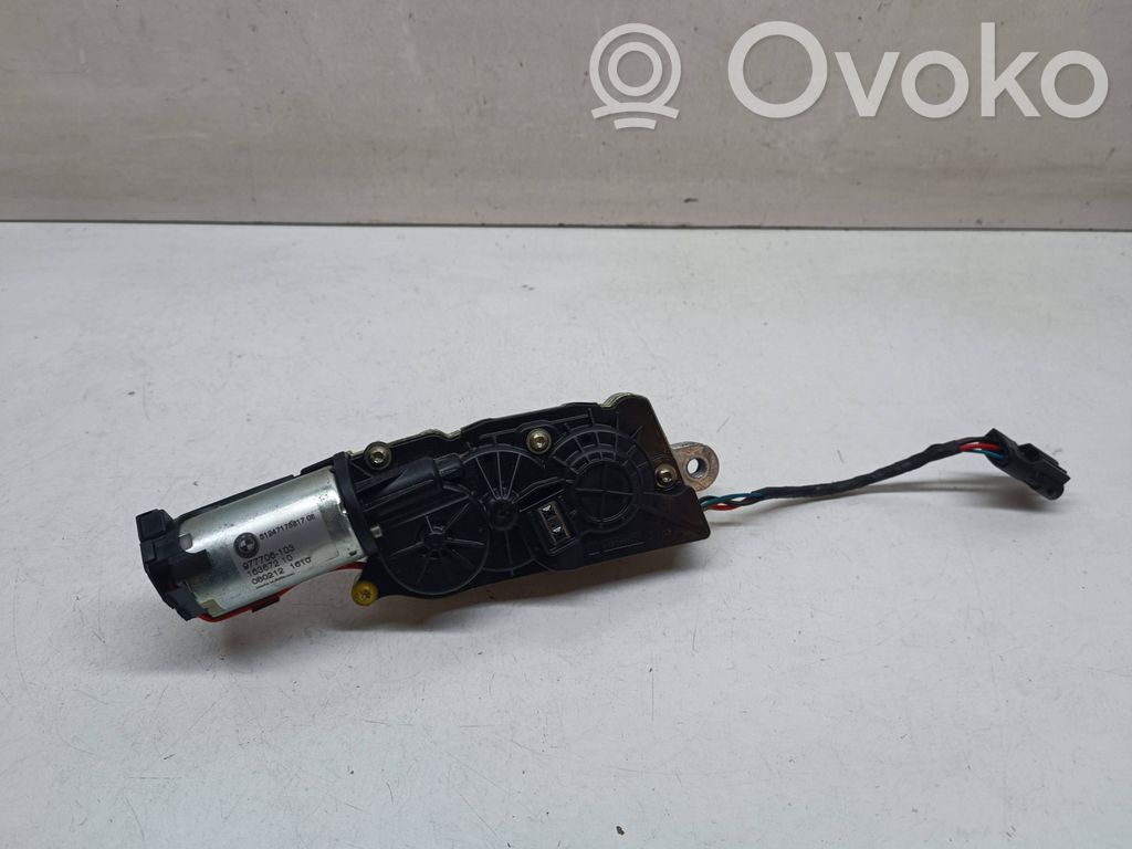 BMW X5 E70 Aizmugurējā pārsega pievilcējs 