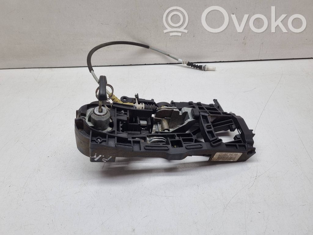 BMW 5 F10 F11 Klamka/wspornik zewnętrzny drzwi przednich 