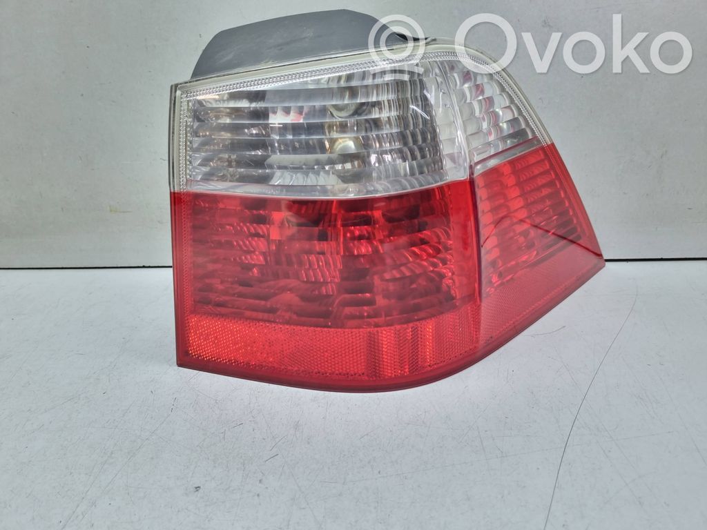 BMW 5 E60 E61 Задний фонарь в кузове 
