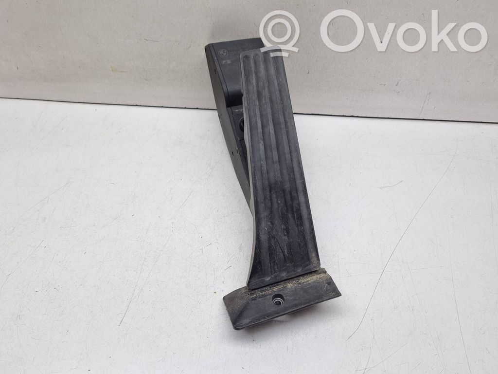 Accelerator throttle pedal   6766930,35406766930