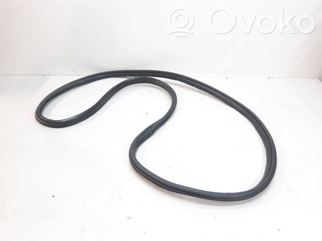 BMW 2 F46 Gumowa uszczelka drzwi przednich 