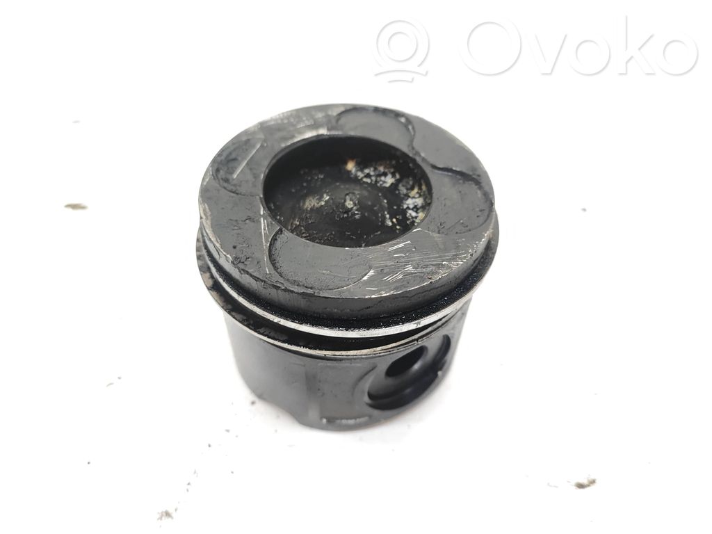 Piston   8408