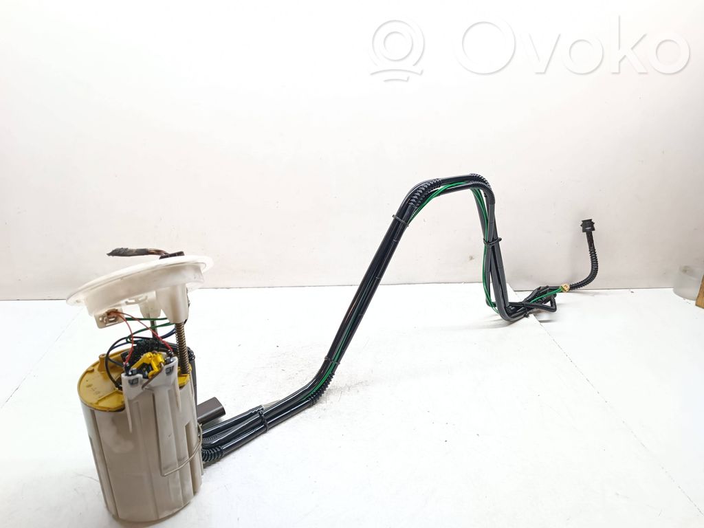 Bomba interna de combustible   6765848