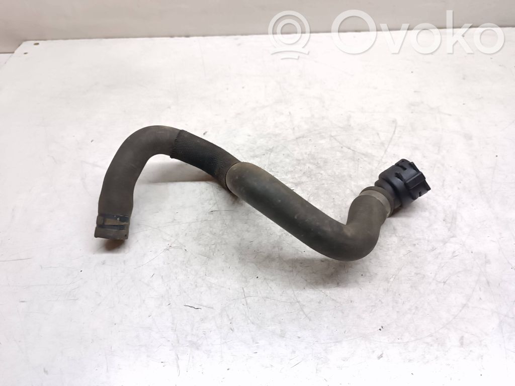 BMW 5 F10 F11 Conductă/furtun lichid de răcire motor 