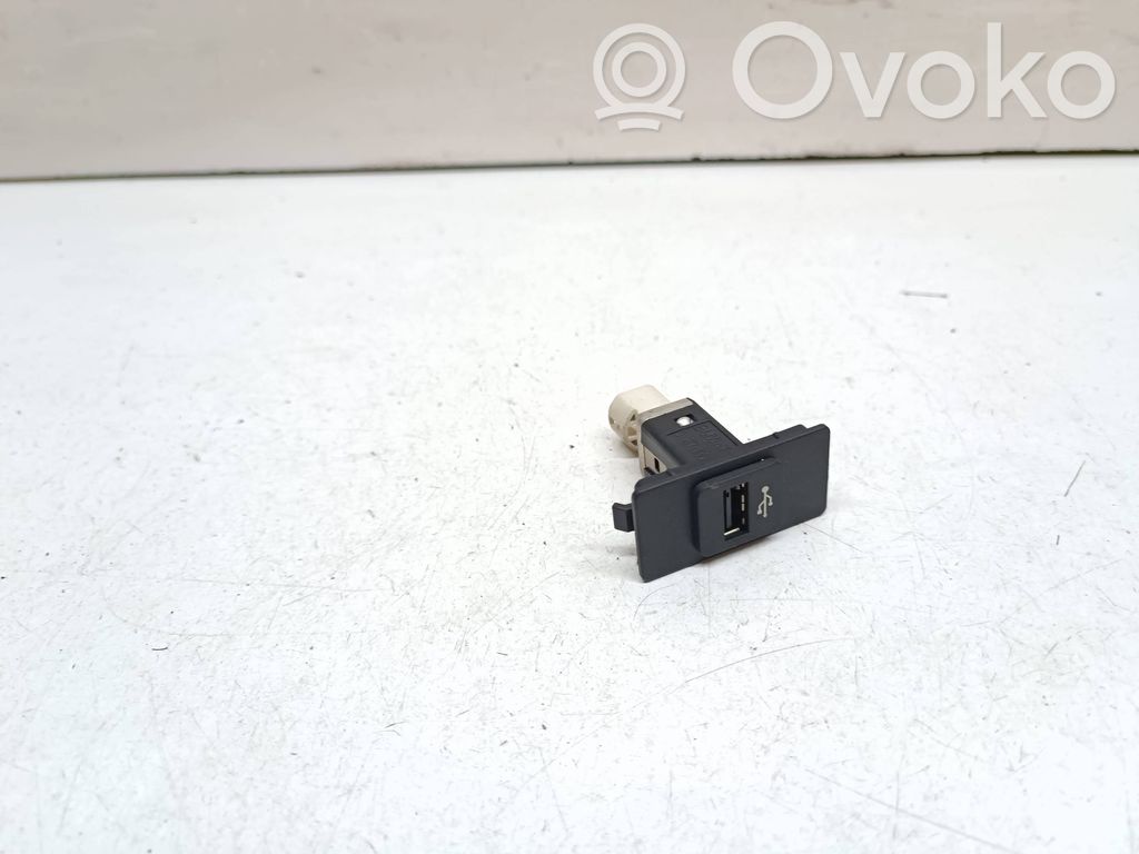 USB-Anschluss   9167196