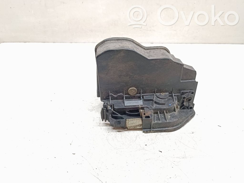 BMW X3 E83 Încuietoare ușă față