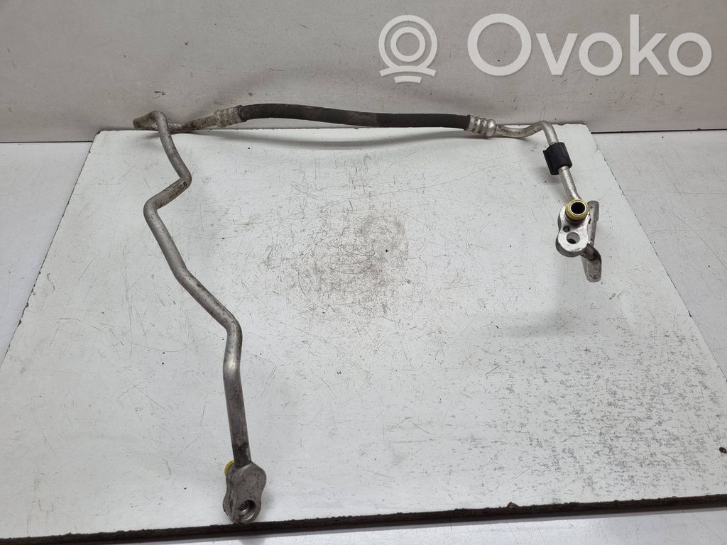 BMW 3 E90 E91 Ilmastointilaitteen putki (A/C) 