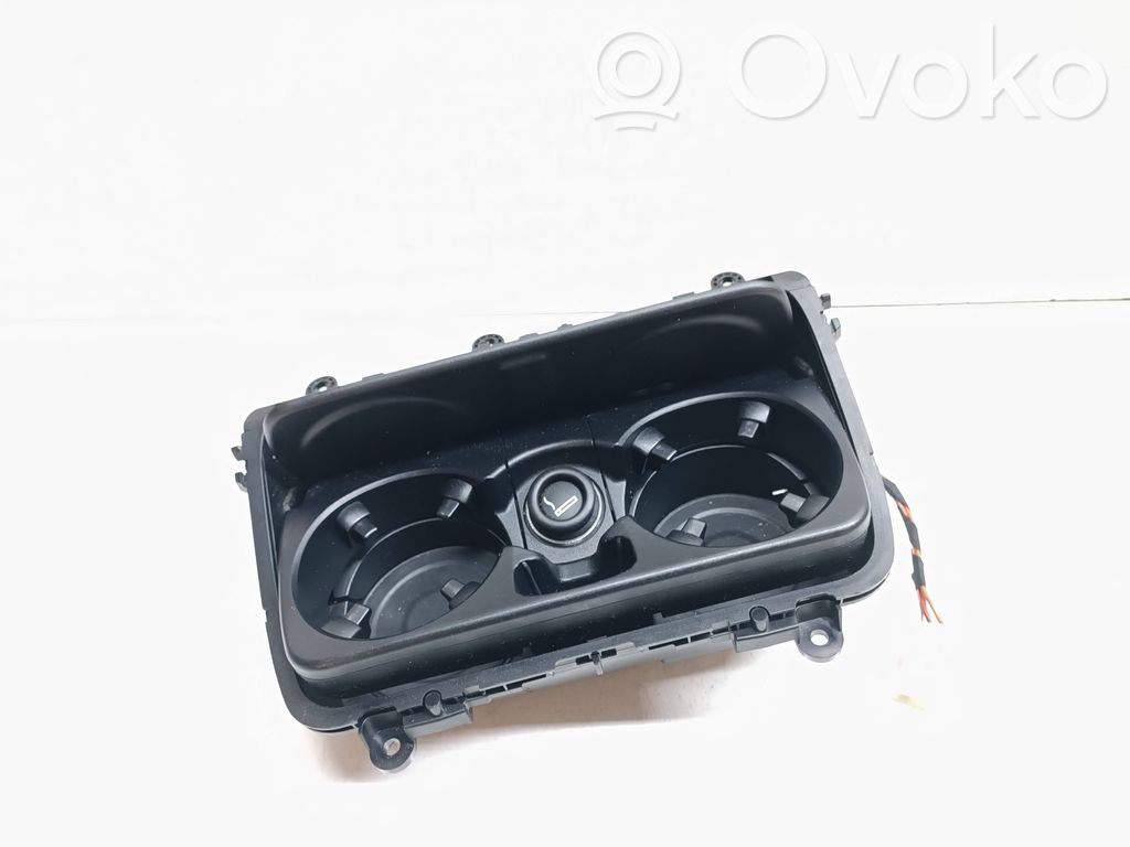 BMW 5 F10 F11 Puodelių laikiklis (priekyje)