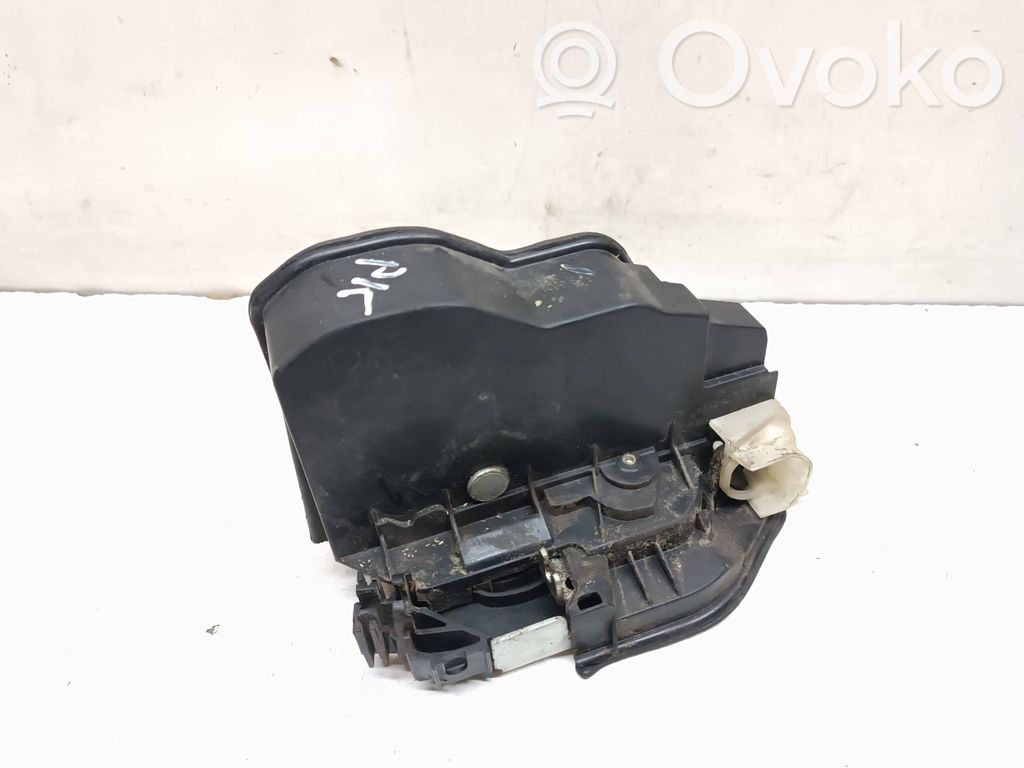BMW 3 F30 F35 F31 Замок передней двери