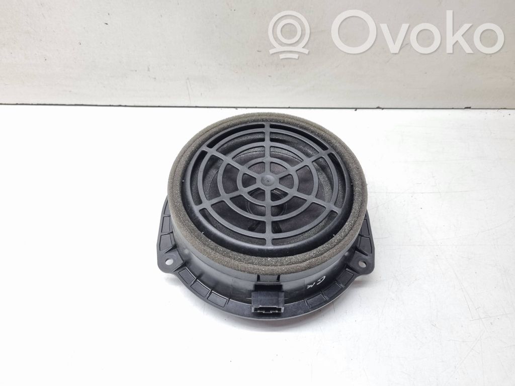 Audi A6 S6 C7 4G Garsiakalbis (-iai) galinėse duryse 