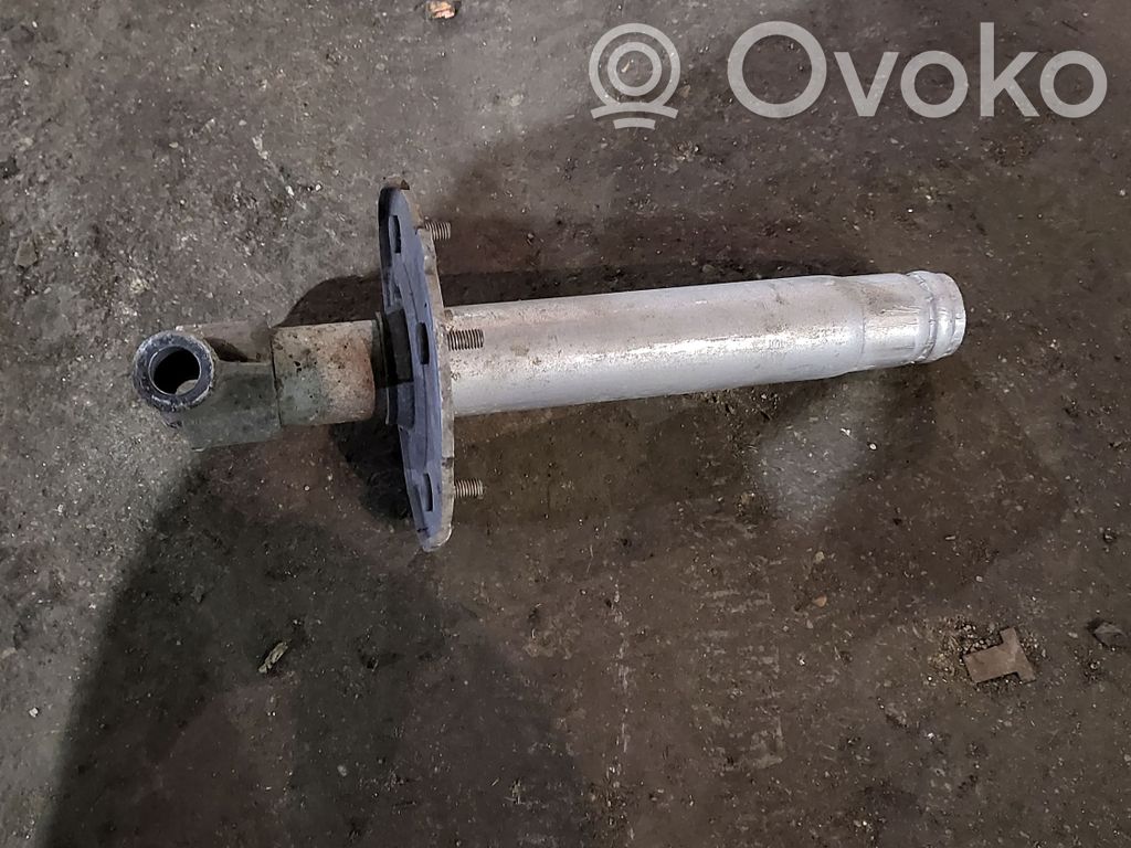 BMW 5 E39 Amortiguador del parachoques trasero 