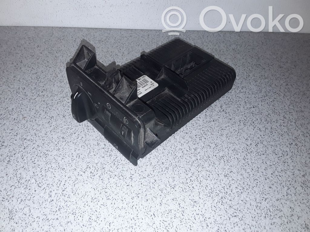 Light switch   61318383225,8383225