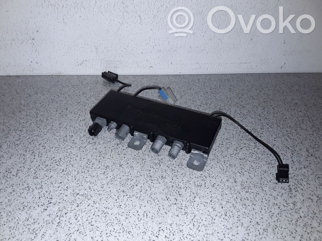 BMW 5 E39 Antenos stiprintuvas 
