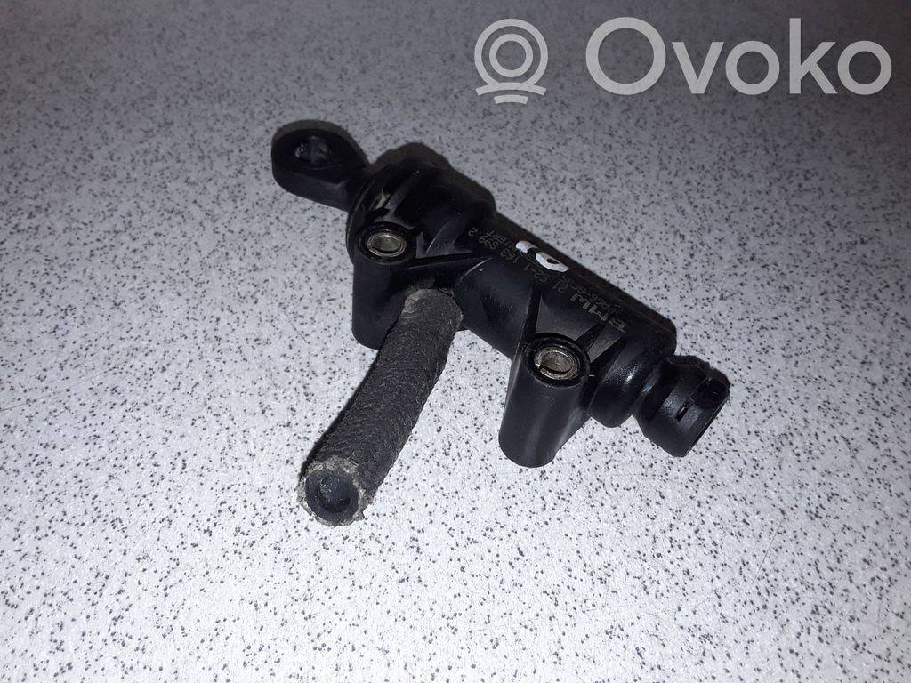 BMW 3 E46 Cilindro maestro de embrague 