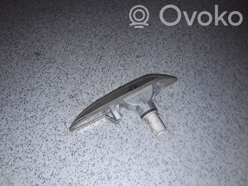 BMW 3 E46 Front fender indicator light 