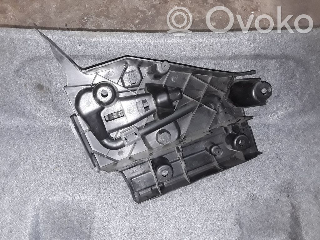 BMW 5 E39 Glove box in trunk 