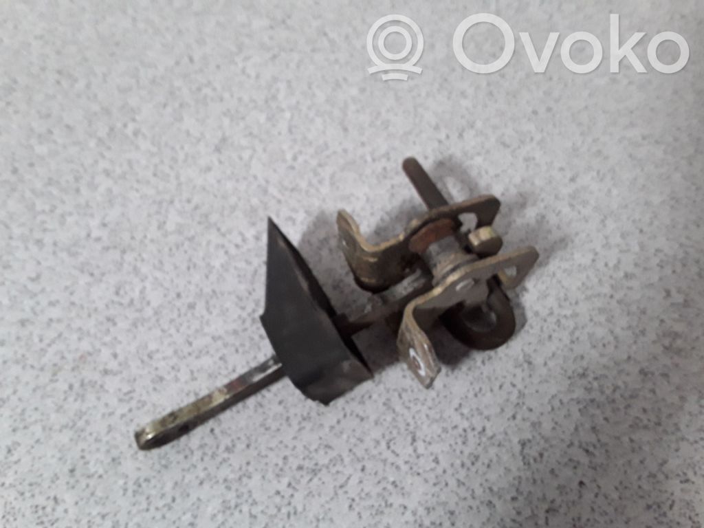BMW 3 E36 Etuoven pidätin 