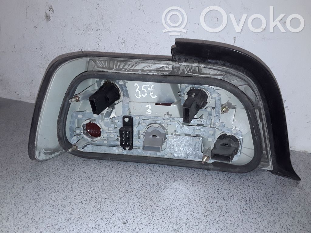 BMW 3 E36 Galinis žibintas kėbule 