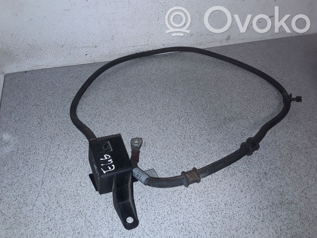 BMW 3 E46 Узел подключения плюсовых проводов 