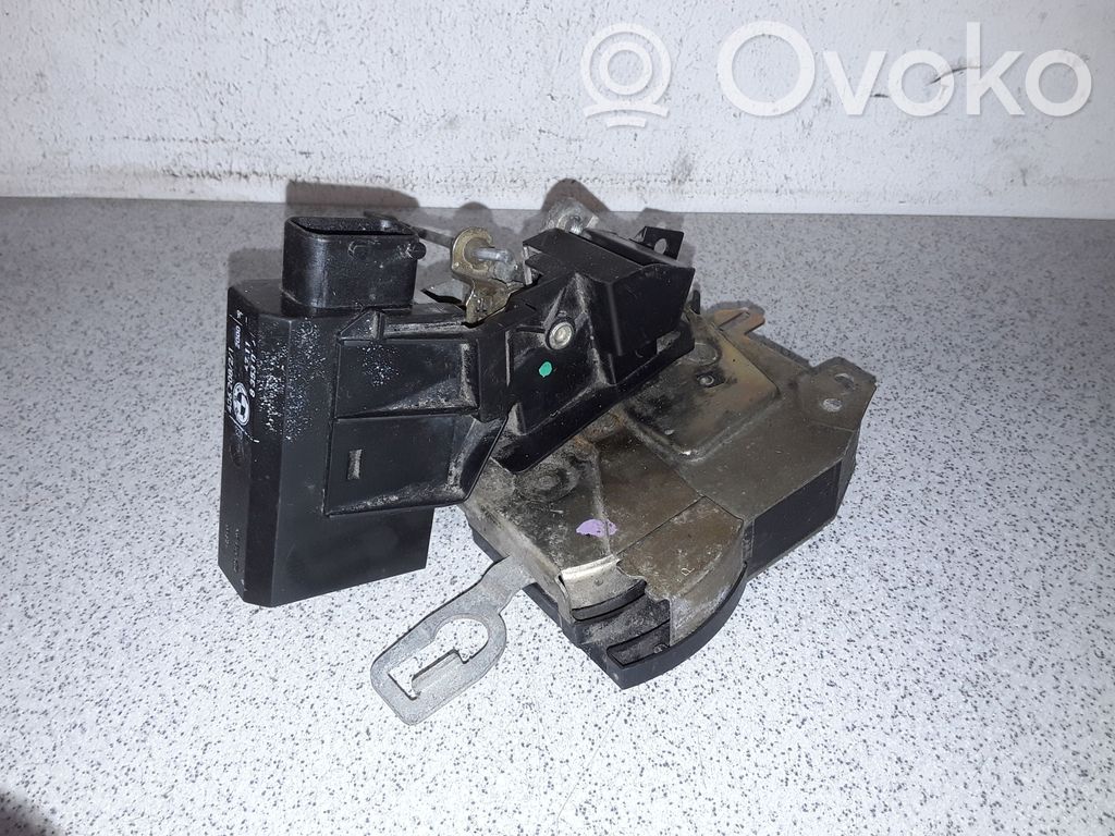 BMW 3 E36 Front door lock 
