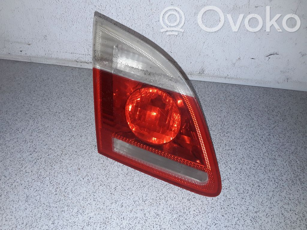 BMW 5 E60 E61 Aizmugurējais lukturis pārsegā 