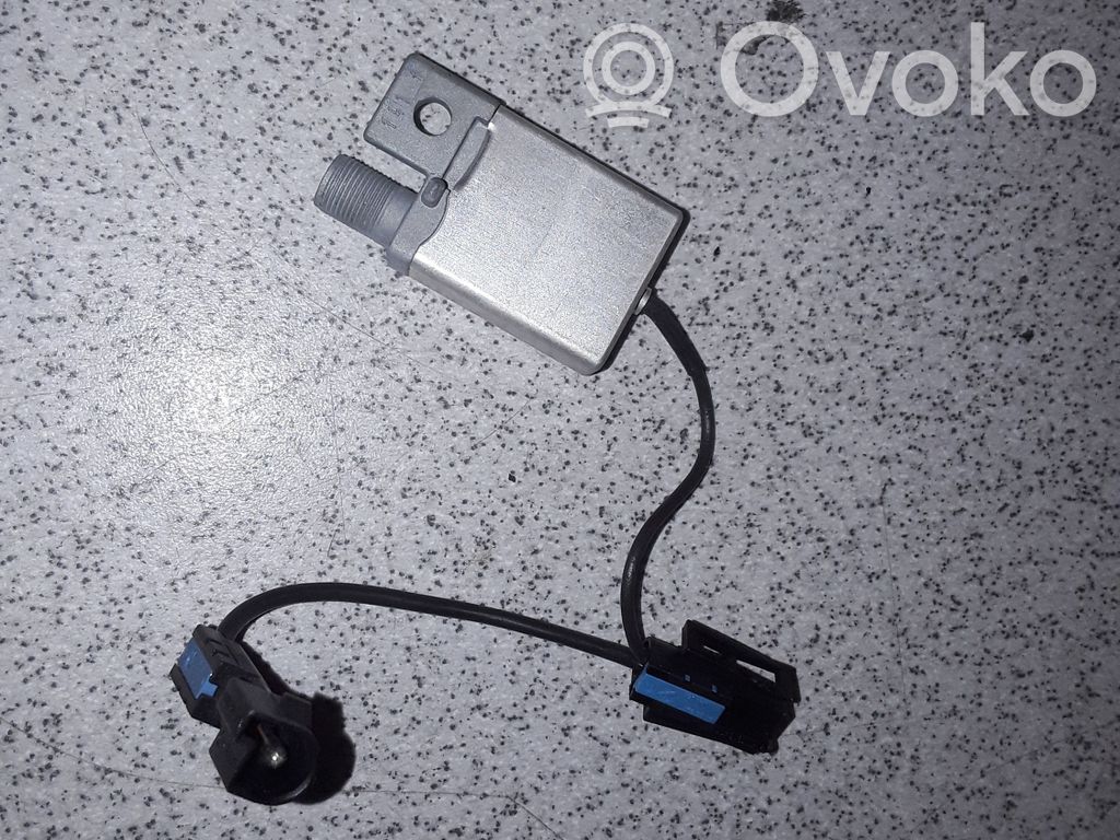 BMW 5 E39 Antenos stiprintuvas 
