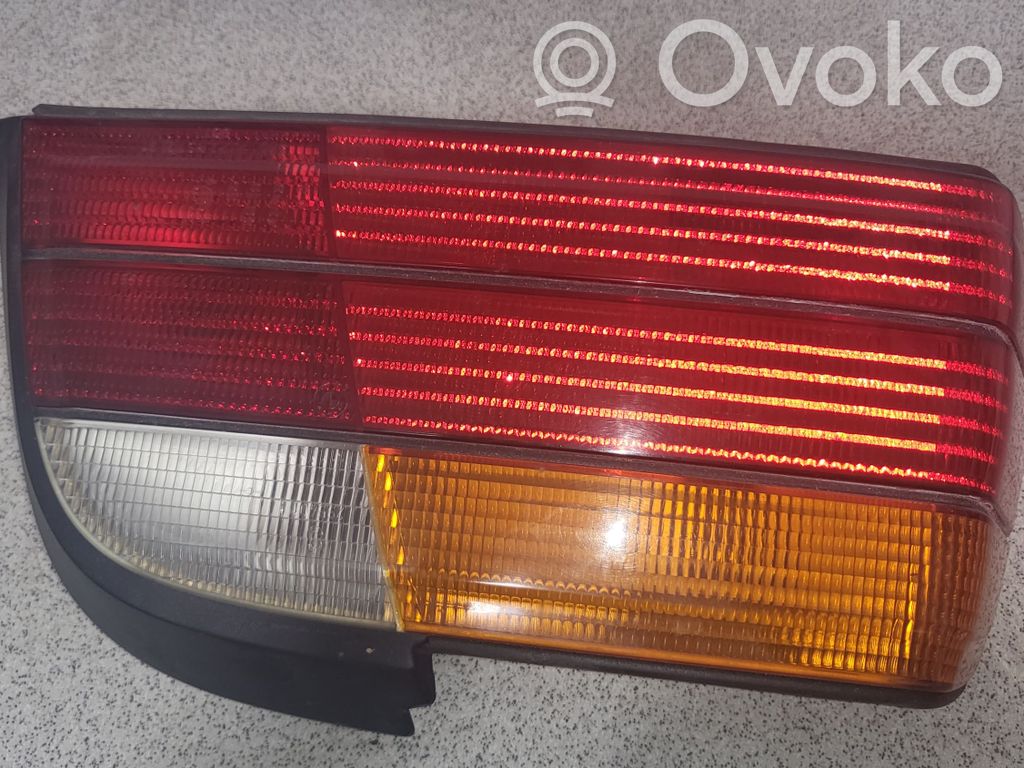 BMW 3 E36 Aizmugurējais lukturis virsbūvē 