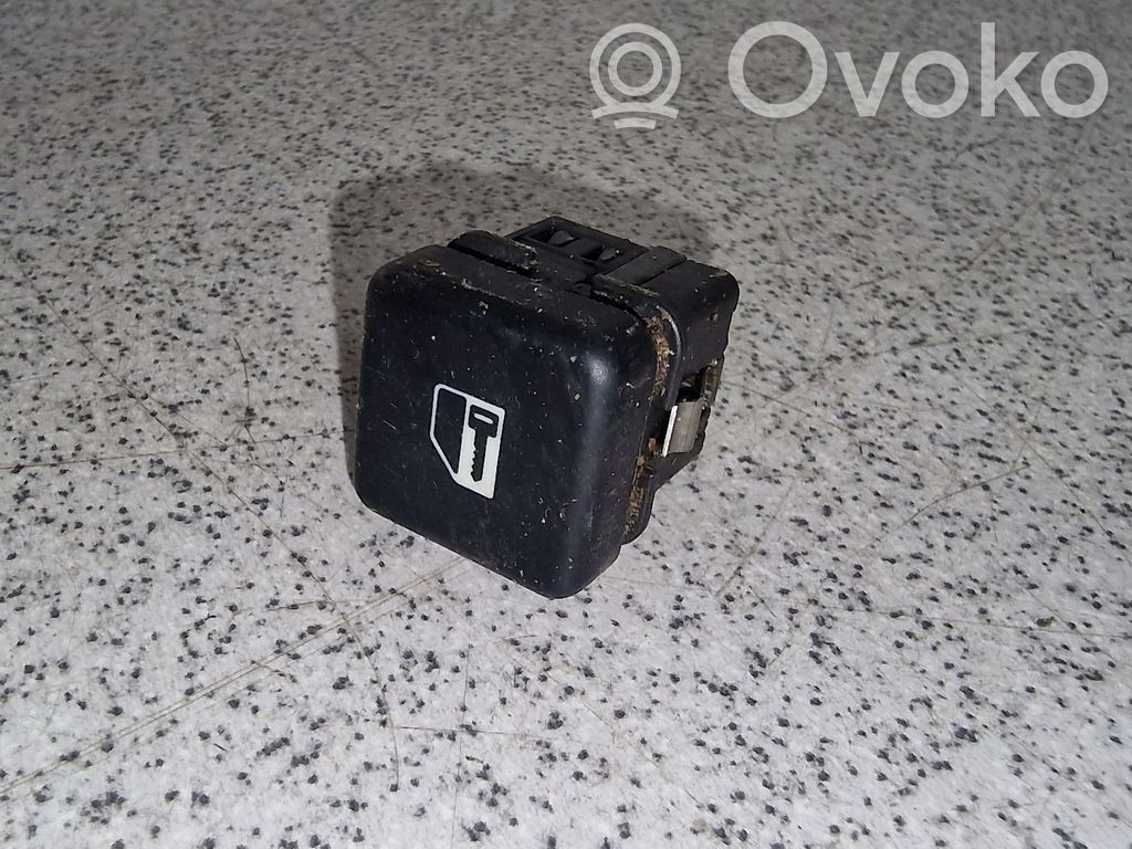 BMW 5 E39 Central locking switch button 