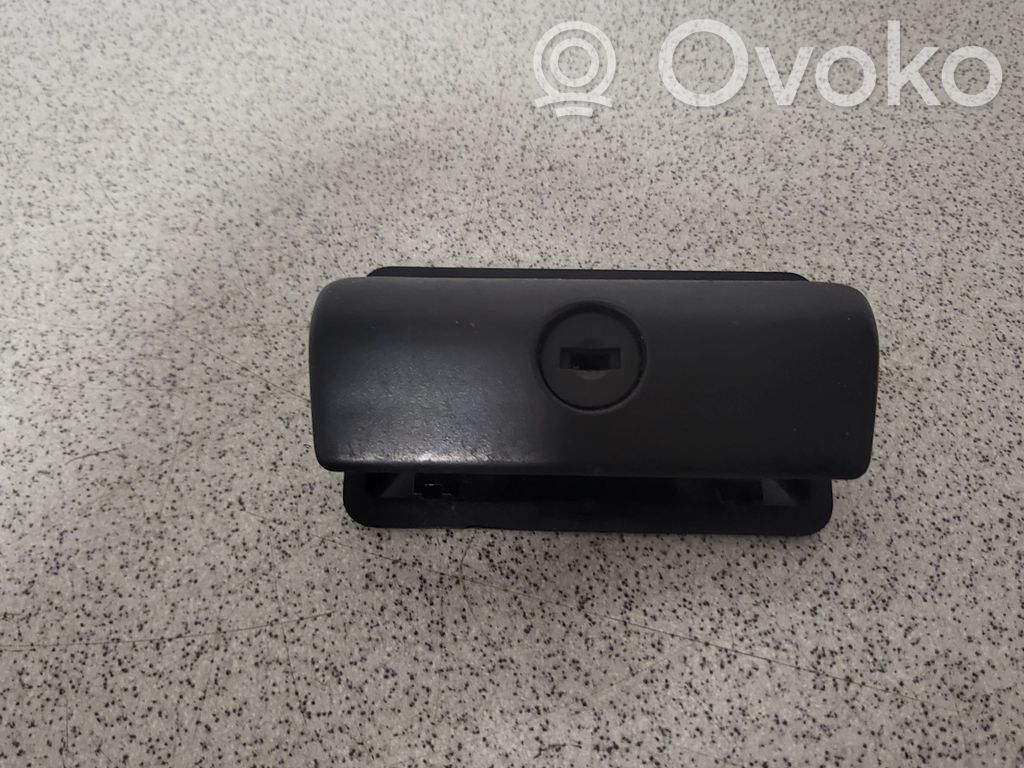 BMW 5 E39 Glove box lock 