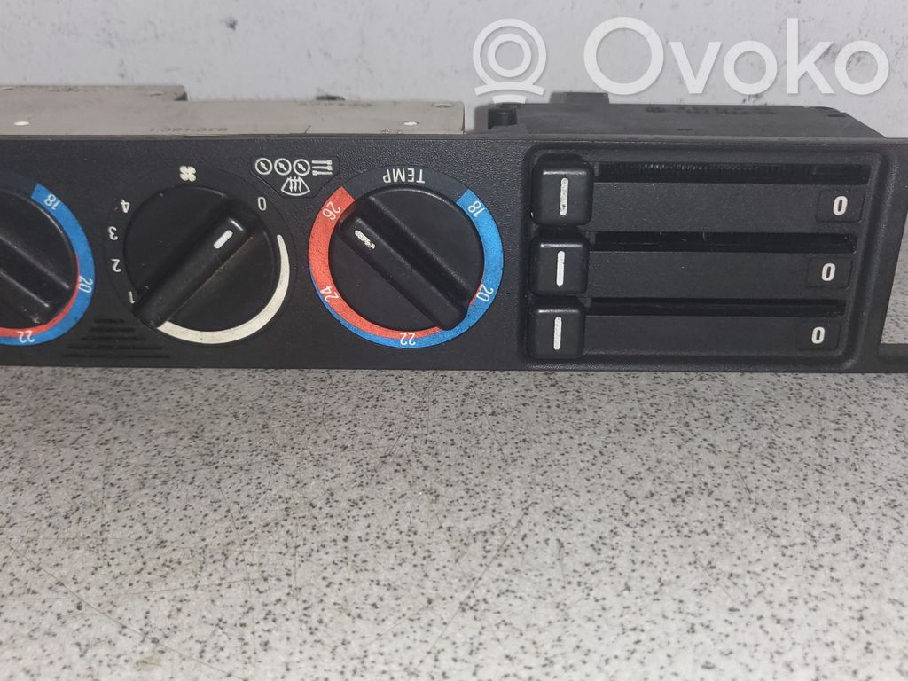 BMW 5 E34 Climate control unit 
