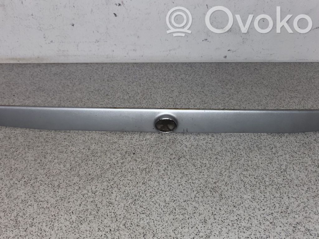 BMW 3 E36 Trunk door license plate light bar 