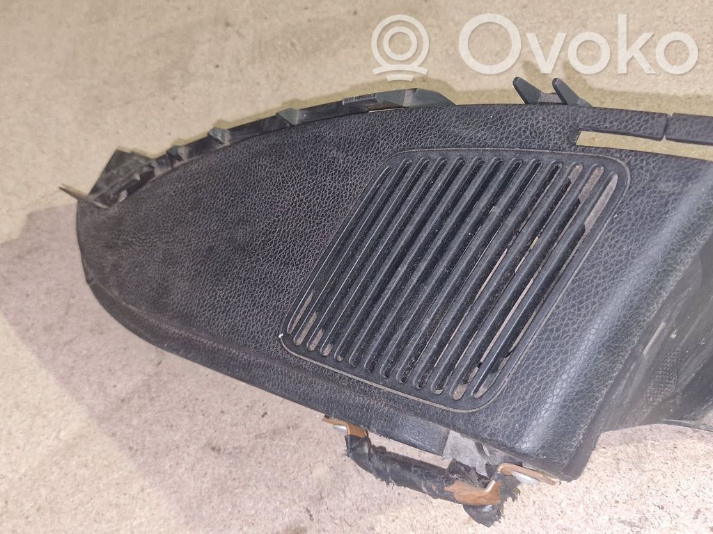 BMW 3 E36 Tavarahyllyn kaiuttimen ritilä 