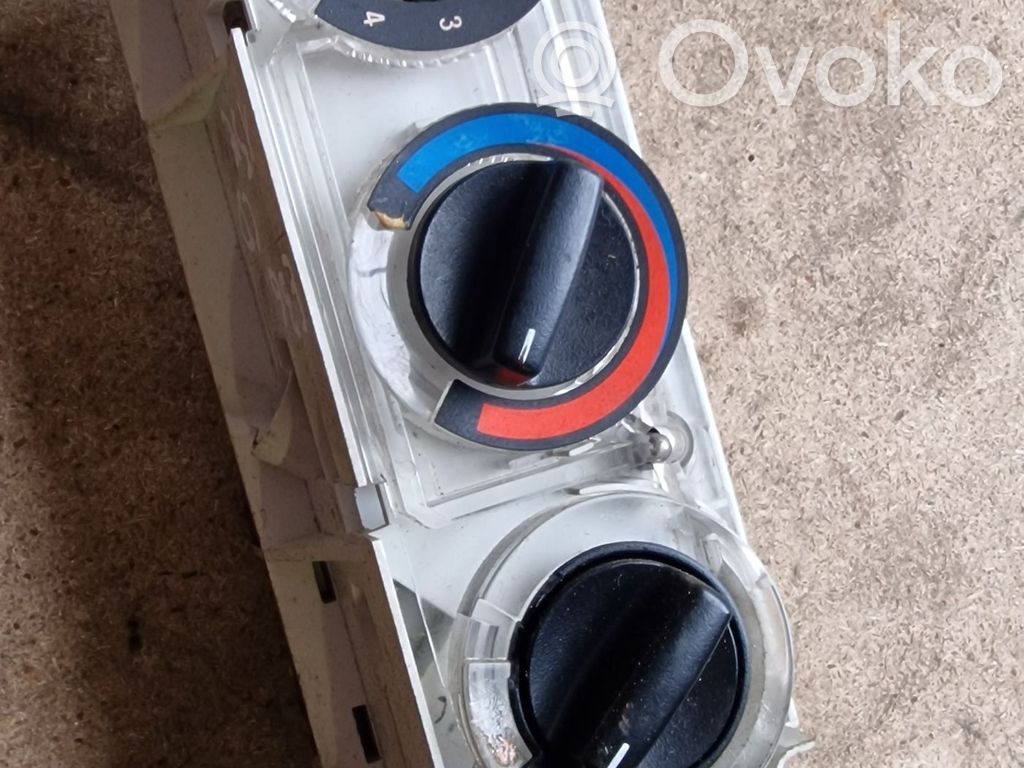 BMW 3 E36 Climate control unit 