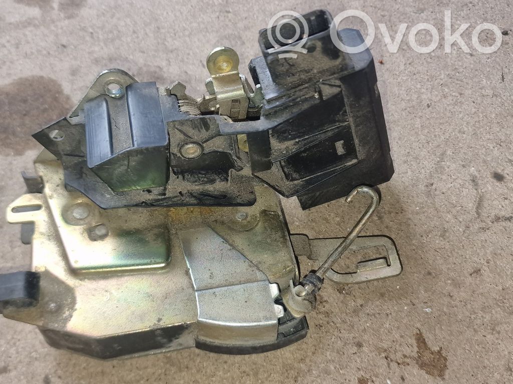 BMW 3 E36 Rear door lock 