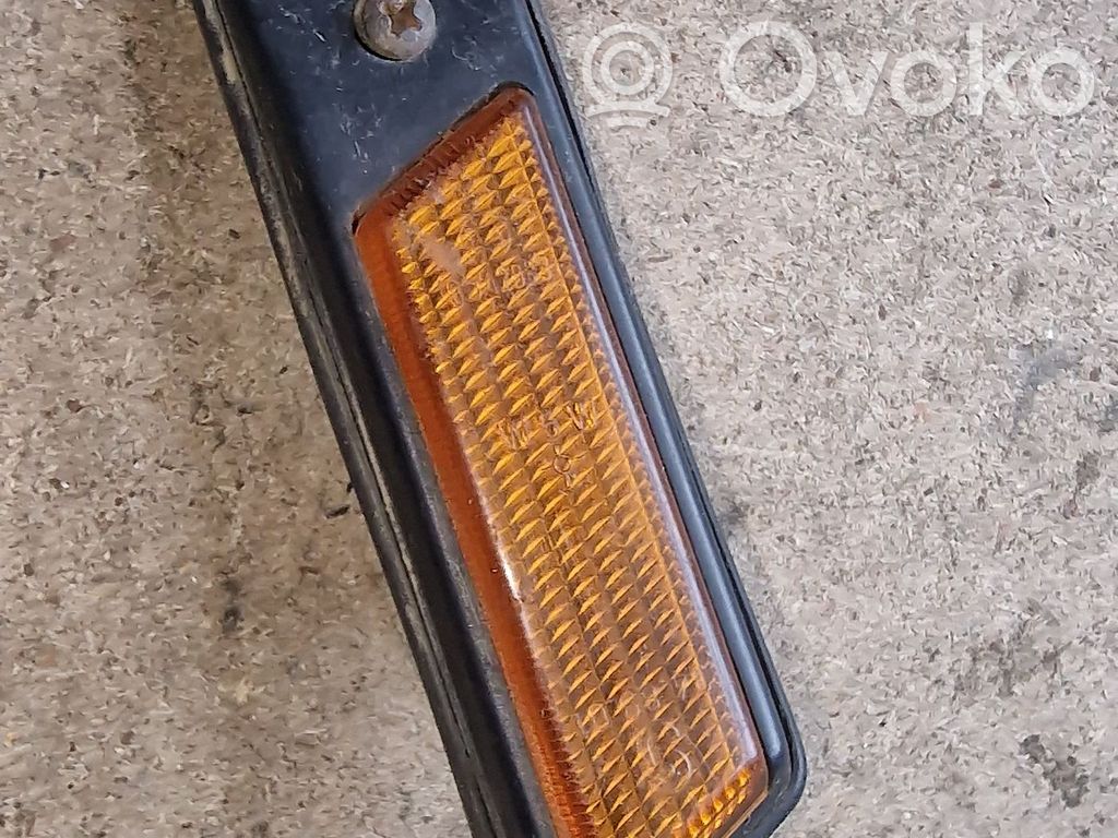 BMW 3 E36 Front fender indicator light 