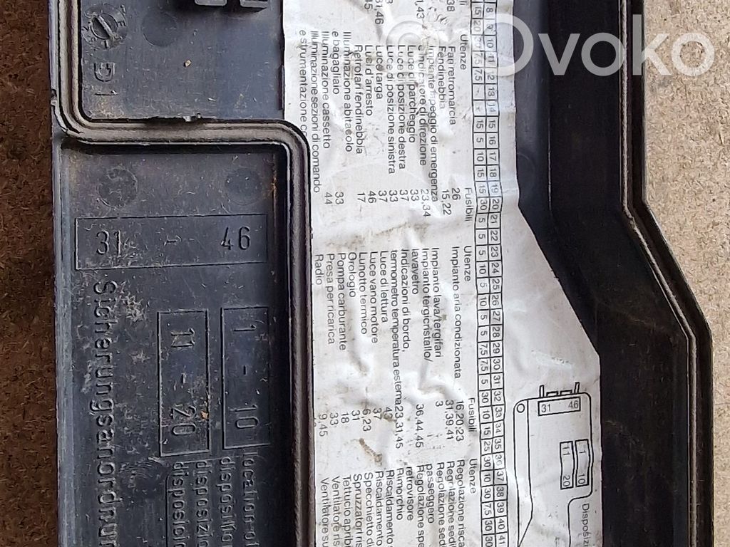 BMW 3 E36 Dangtelis saugiklių dėžės 