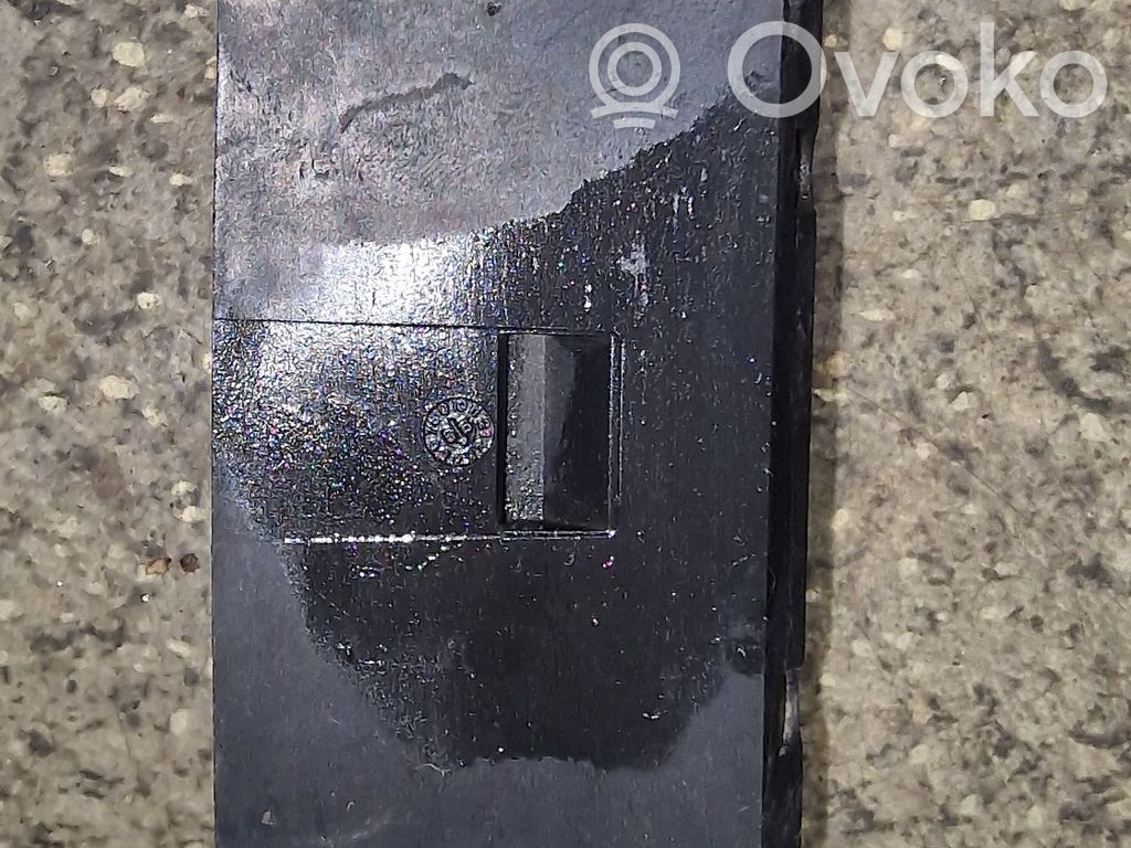 BMW 3 E36 Galinės spynos varikliukas 