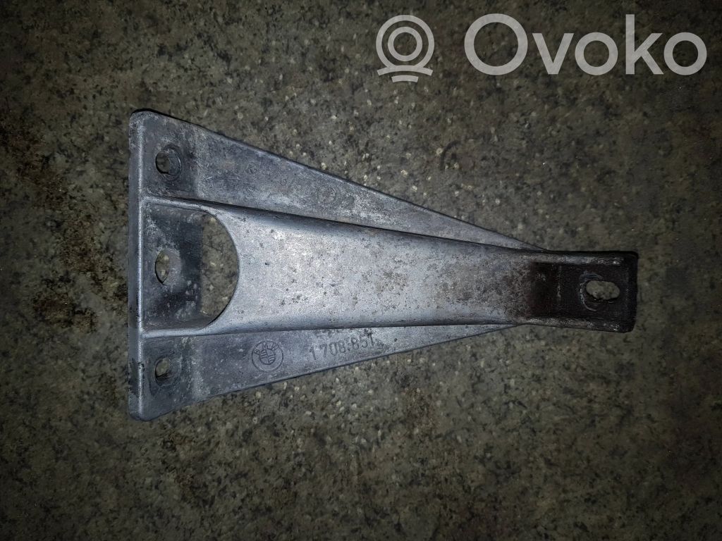 BMW 7 E32 Engine mounting bracket 