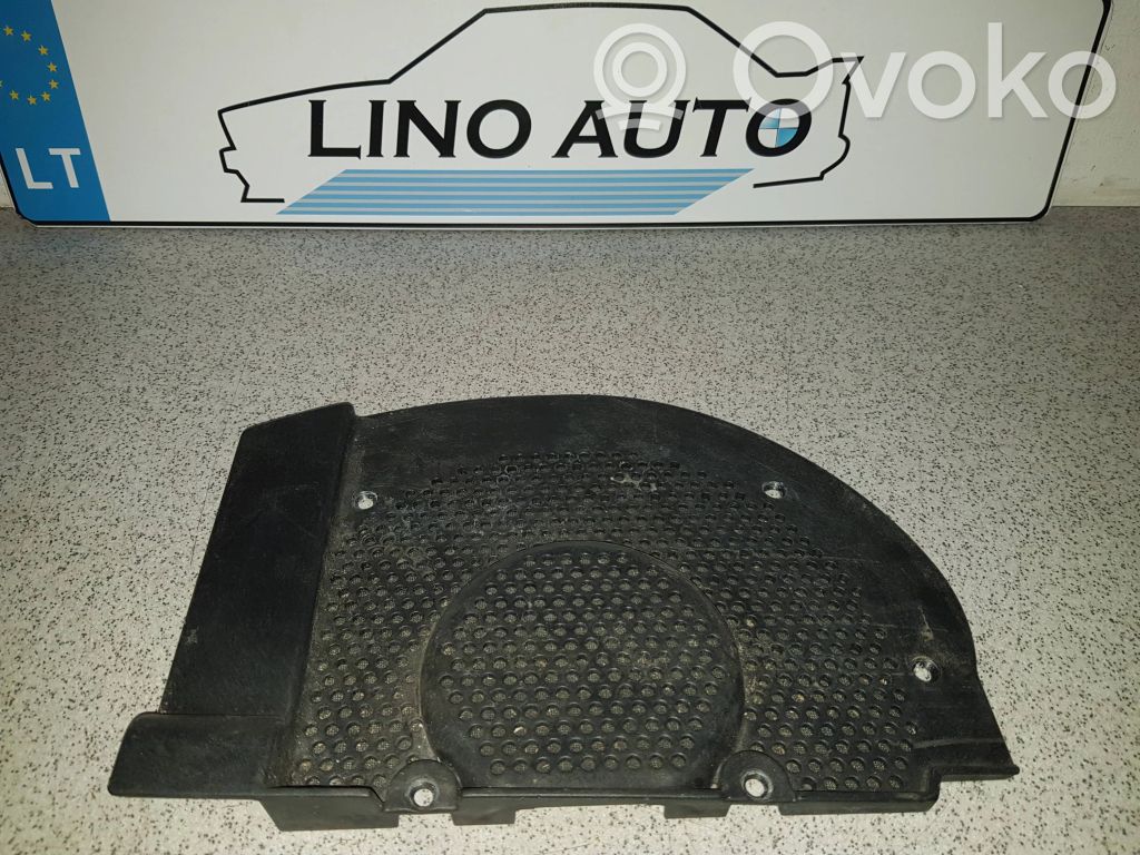 BMW 7 E65 E66 Subwoofera reste/apdare 